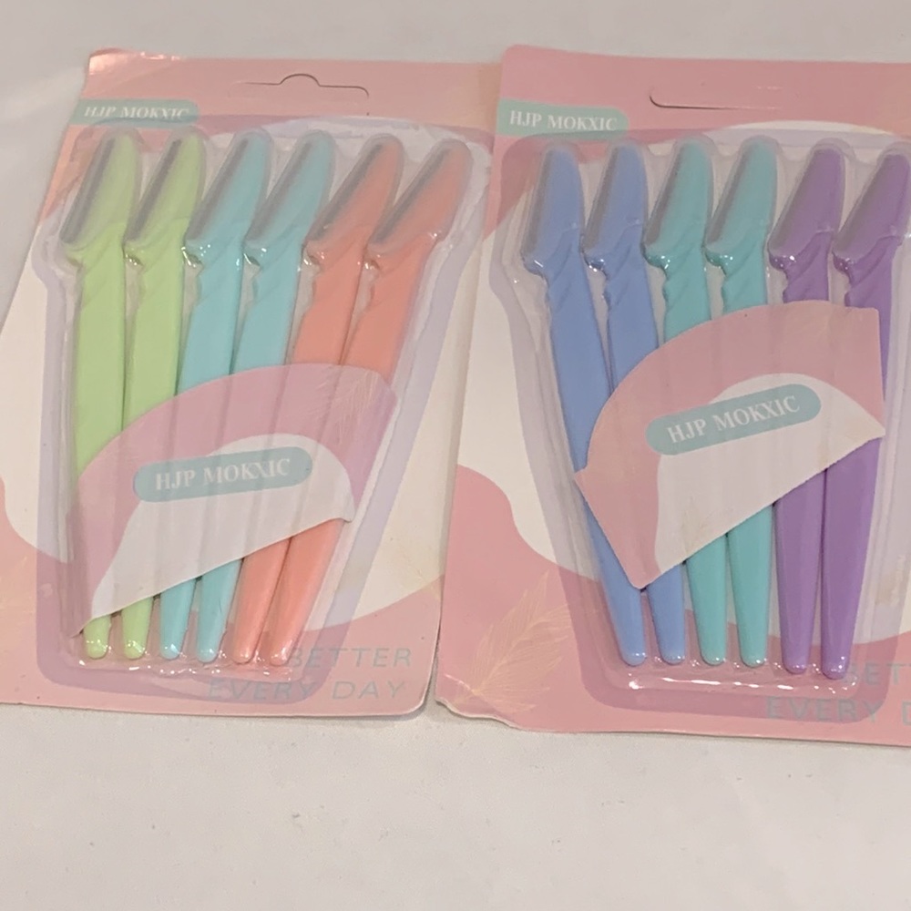 Macro Eyebrow shaper 12 prices New in sealed package